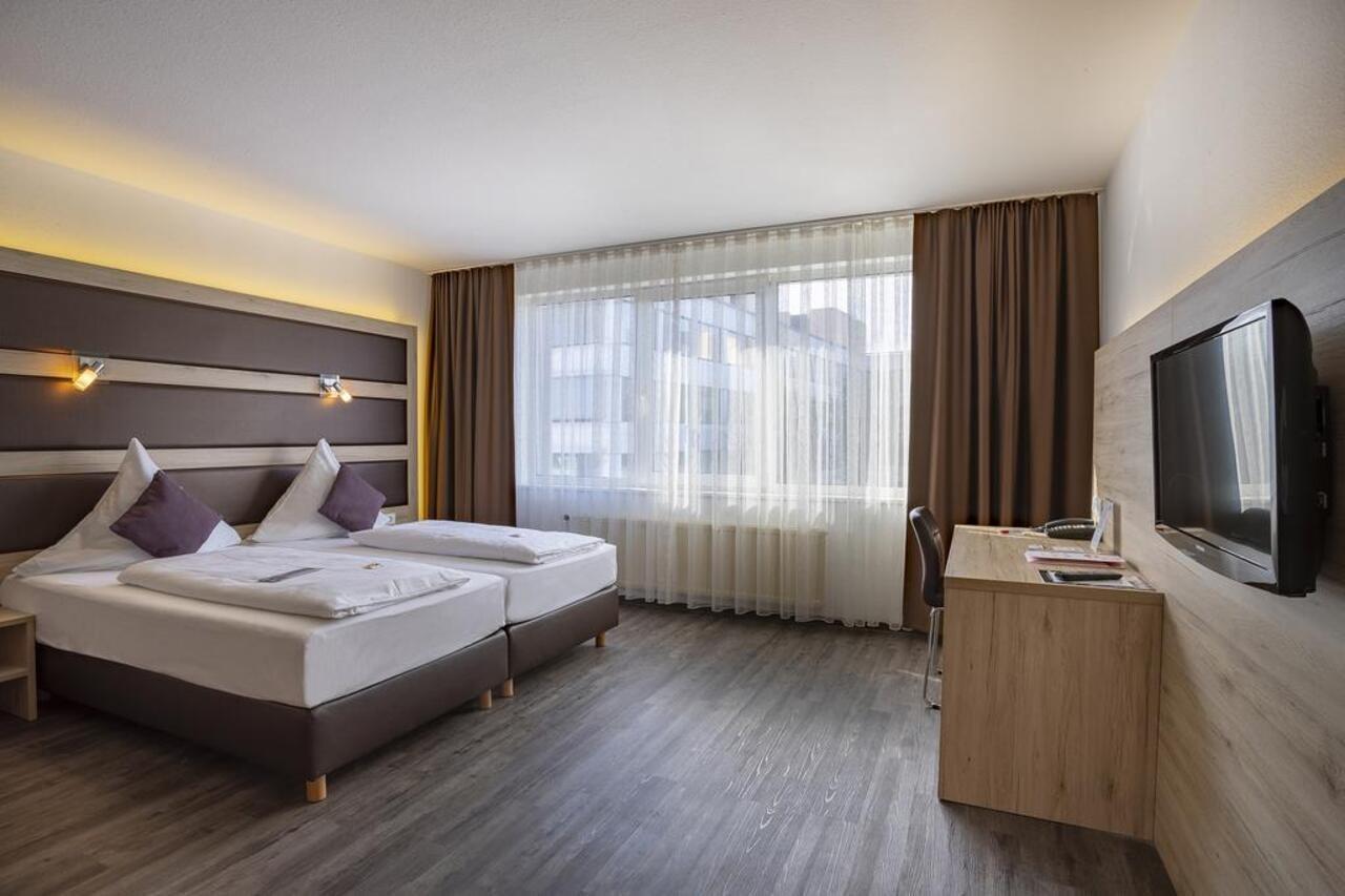 Michel Hotel Russelsheim Frankfurt Airport 外观 照片